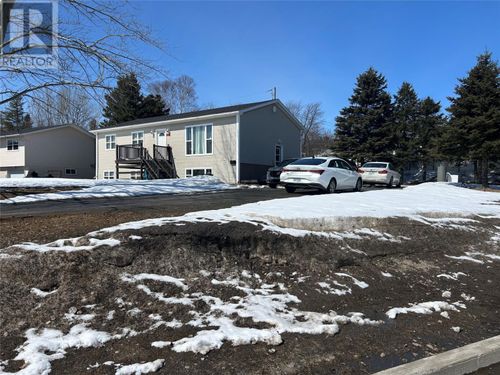 37 Bishop St, Grand Falls-Windsor, NL, A2A2G6 | Card Image