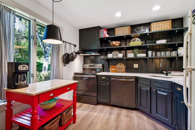 4D - 418 Lyman Batcheller Rd, Condo with 3 bedrooms, 3 bathrooms and null parking in Quechee VT | Image 12
