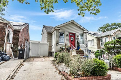 133 115th St, South Ozone Park, NY, 11420-3111 | Card Image
