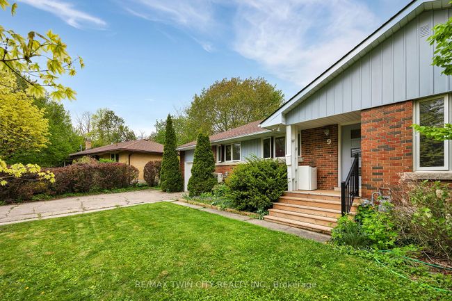 9 Hales Cres, House other with 5 bedrooms, 3 bathrooms and 6 parking in Guelph ON | Image 2