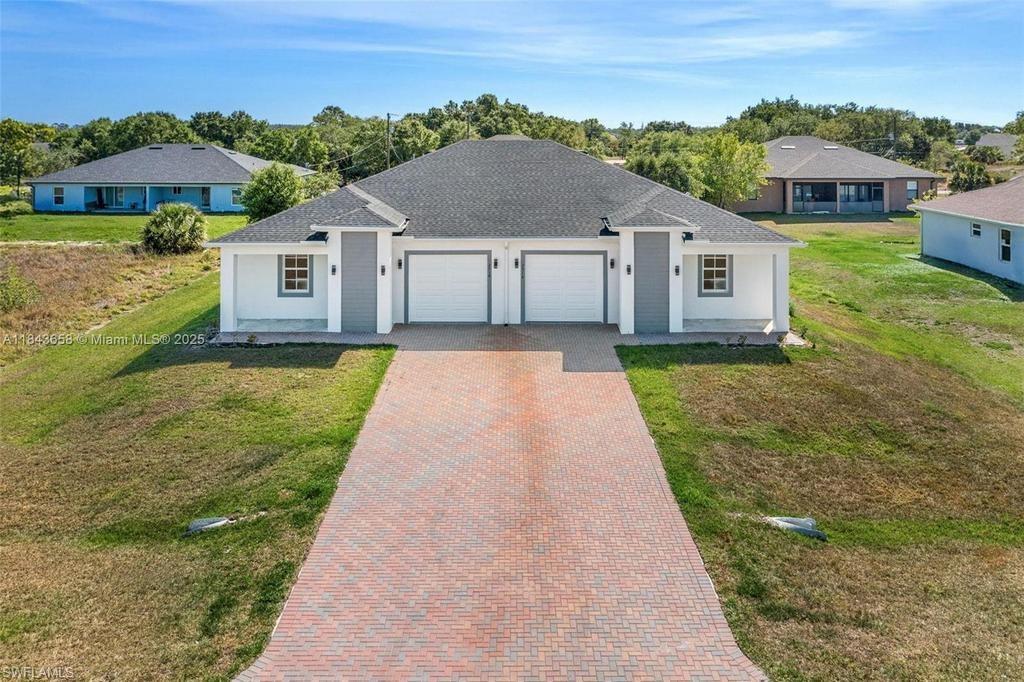 Residential Lease in LEHIGH ACRES