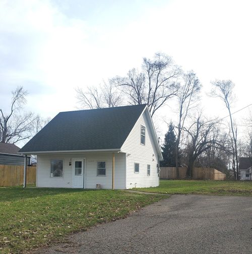 5747 Utah Ave, Portage, MI, 49024-1253 | Card Image