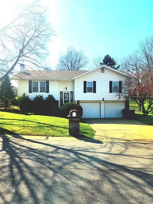 12 Spring Wood Dr, Saint Peters, MO, 63376-3061 | Card Image