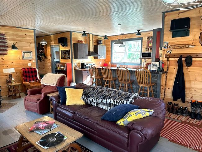 Living Room | Image 18