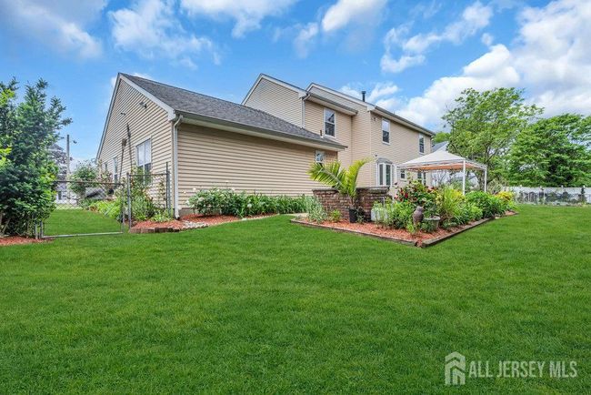 51 Sturbridge Dr, House other with 5 bedrooms, 4 bathrooms and null parking in Piscataway NJ | Image 56