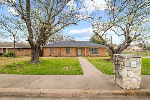422 Brookview Dr, Desoto, TX, 75115-5726 | Card Image