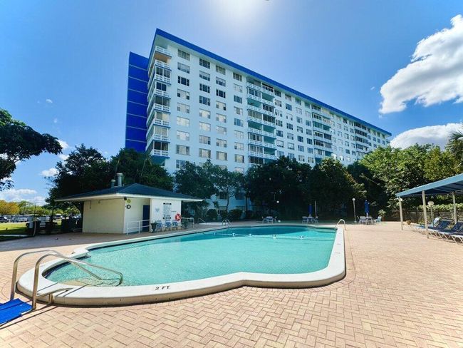 APT-715 - 4001 Hillcrest Dr, Condo with 1 bedrooms, 2 bathrooms and null parking in Hollywood FL | Image 28