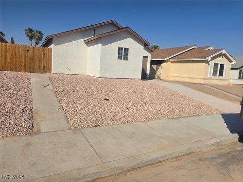 7324 Empress Dr, Las Vegas, NV, 89147-4607 | Card Image