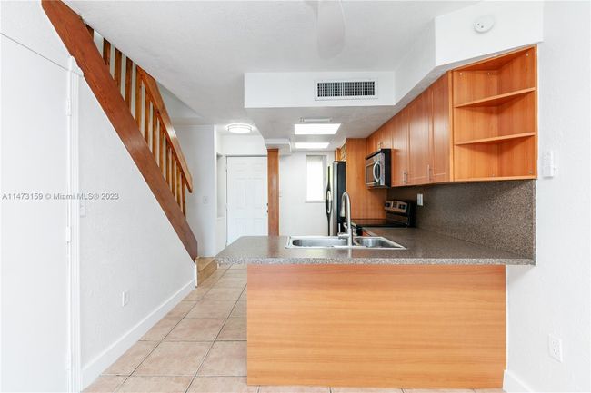 APT-7 - 2790 W 60 Th St, Condo with 2 bedrooms, 2 bathrooms and null parking in Hialeah FL | Image 24