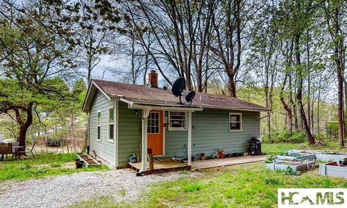 7 Grefe Rd, Scaly Mountain, NC, 28775-9302 | Card Image