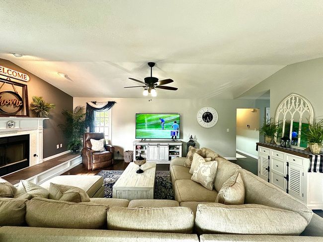 673 Anita Ln, House other with 3 bedrooms, 3 bathrooms and 4 parking in Princeton IL | Image 4