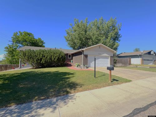3380 E 18th St, Casper, WY, 82609-3514 | Card Image