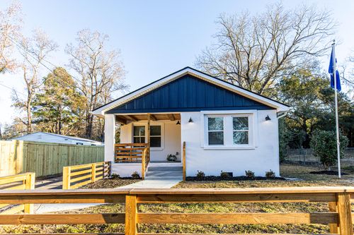 813 W 1st North St, Summerville, SC, 29483-3842 | Card Image