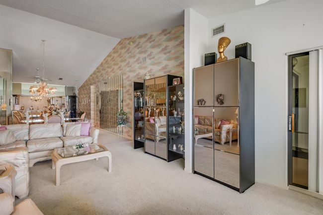 APT-201 - 7610 Tahiti Ln, Condo with 2 bedrooms, 2 bathrooms and null parking in Lake Worth FL | Image 6