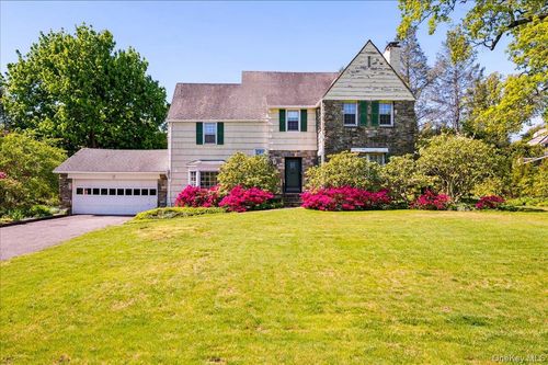 21 Country Club Ln, Pelham, NY, 10803-2919 | Card Image