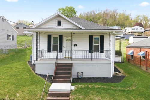 304 Thomas Ave, Nutter Fort, WV, 26301-4428 | Card Image