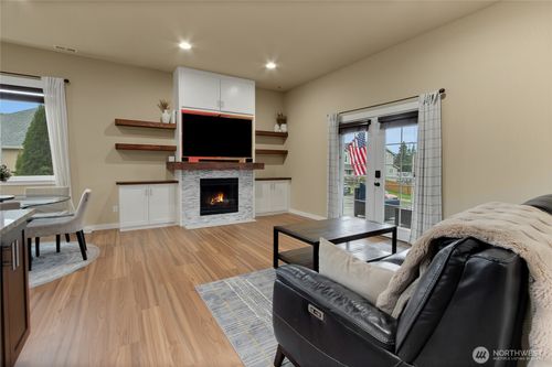 889 Lund St, Buckley, WA, 98321-8580 | Card Image