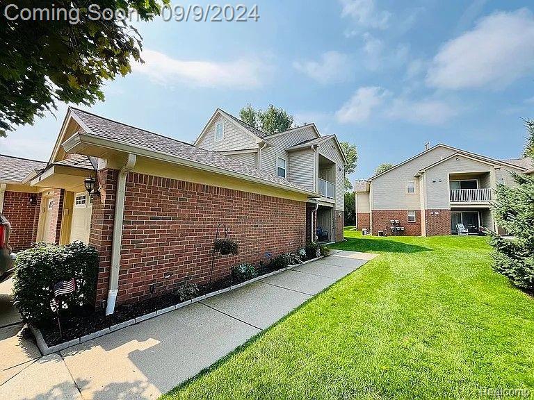 Westchester Dr, Shelby Township, MI 48316