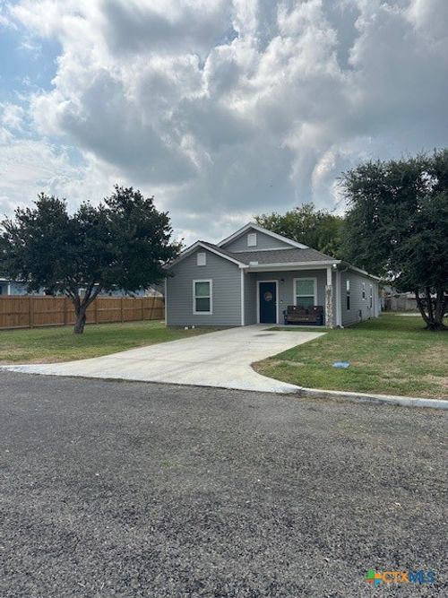 103 Retama Rd, Refugio, TX, 78377-4417 | Card Image