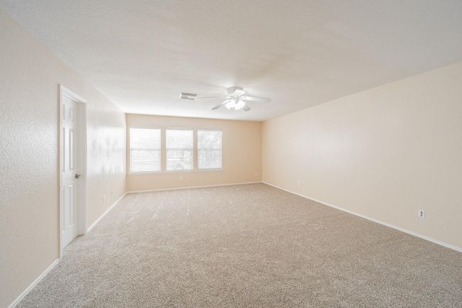Super Large Primary w/ sitting room (or office)!! | Image 10