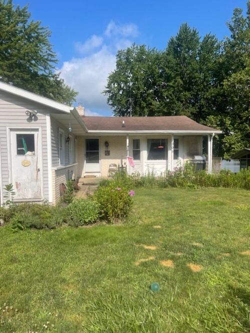 8305 Cowan Lake Drive Ne, Grattan Township, MI, 49341 | Card Image