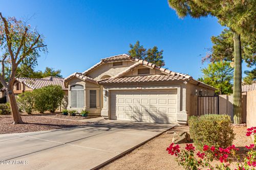 10 S Tiago Drive, Gilbert, AZ, 85233 | Card Image