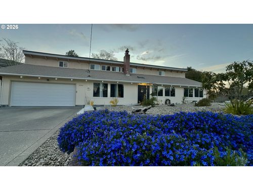 2580 Fir St, North Bend, OR, 97459-1563 | Card Image