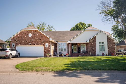 9 Flanigan Dr, Augusta, KS, 67010-2375 | Card Image