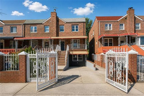 626 Rockaway Pkwy, Brooklyn, NY, 11236-1318 | Card Image