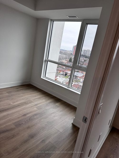 1305-204 Burnhamthorpe Road E, Mississauga, ON, L5A4L4 | Card Image