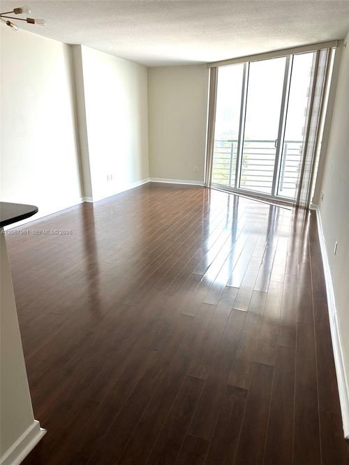 1802-335 S Biscayne Blvd, Miami, FL, 33131-2360 | Card Image