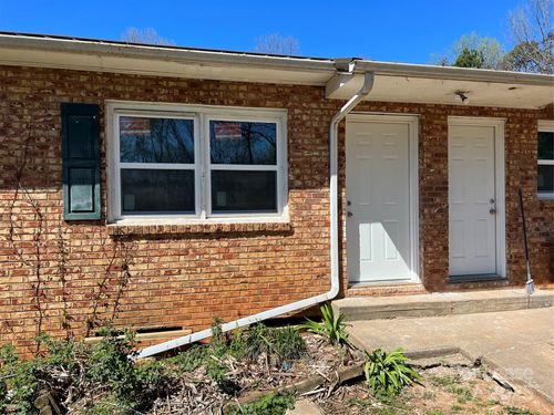 3-2322 Shade Tree St, Connelly Springs, NC, 28612-7169 | Card Image