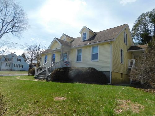 35 Merrimac St, Danbury, CT, 06810-6470 | Card Image