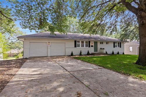 6407 Harvard Ave, Raytown, MO, 64133-5421 | Card Image