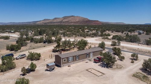 27491 W San Juan Ln, Seligman, AZ, 86337-5180 | Card Image