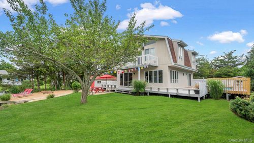 470 Windy Point Ln, Southold, NY, 11971-4257 | Card Image