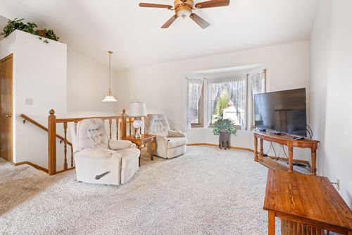 1335 Benson Blvd W, Stillwater, MN, 55082-5984 | Card Image