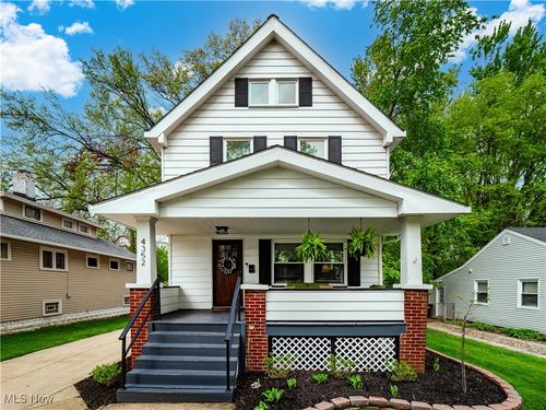 4352 W 227th St, Fairview Park, OH, 44126-1856 | Card Image