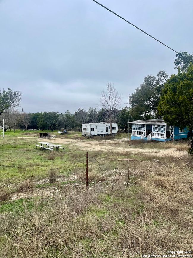 300 Oakland Dr, House other with 2 bedrooms, 2 bathrooms and null parking in Blanco TX | Image 8