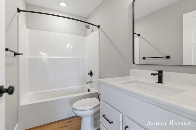 86 Chase Court Nw, House other with 3 bedrooms, 3 bathrooms and null parking in Kent City MI | Image 5