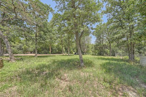 579 Hidden Oaks Dr, Elgin, TX, 78621-5561 | Card Image