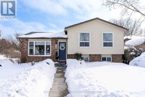 143 Greenwood Dr, Stratford, ON, N5A7K3 | Card Image