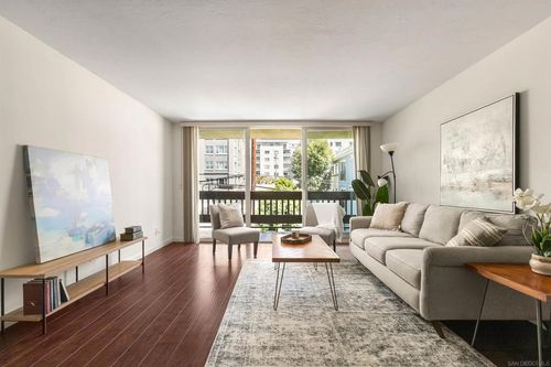 24-3825 Centre St, San Diego, CA, 92103-3620 | Card Image