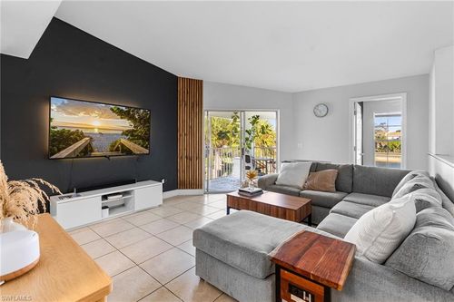 10-161 Santa Clara Dr, Naples, FL, 34104-5418 | Card Image