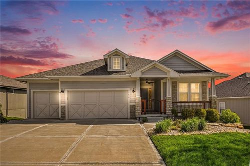 19610 115th Ct, Olathe, KS, 66061-3025 | Card Image