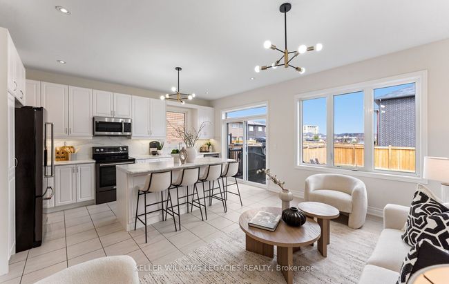 25 Velia Crt, House attached with 5 bedrooms, 4 bathrooms and 2 parking in Woodbridge ON | Image 6