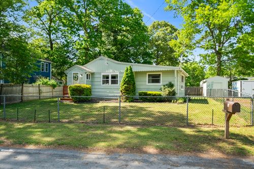 22 Madison Rd, Halifax, MA, 02338-1112 | Card Image