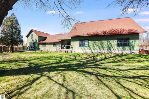 331 Us Highway 31 S, Kewadin, MI, 49648-9294 | Card Image