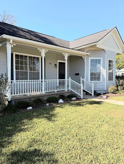 206 Mulberry St, Hallettsville, TX, 77964-3622 | Card Image