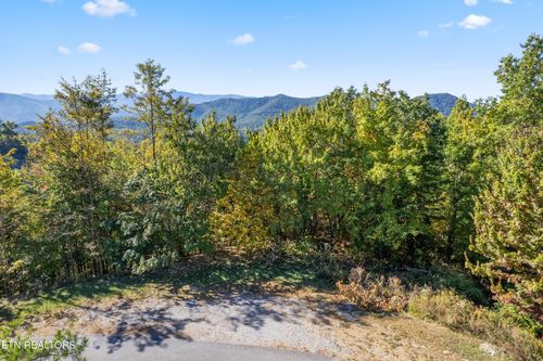 111 Settlers View Ln, Sevierville, TN, 37862 | Card Image